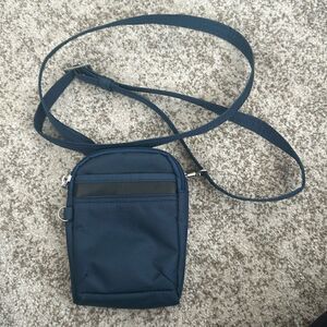 Travelon Navy Blue Nylon Bandolier Crossbody Bag